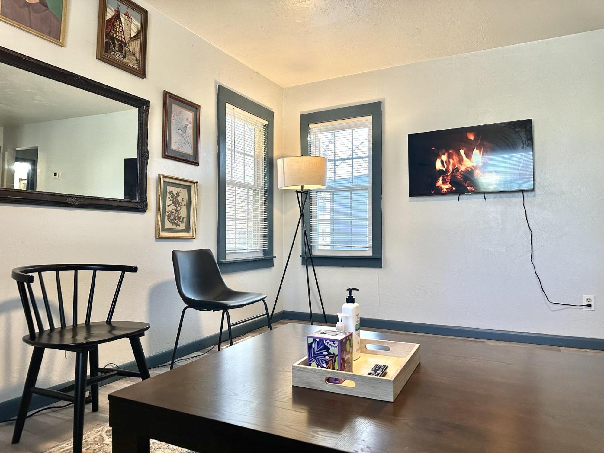 Cozy Winter Getaway With Garden 20-A Villa Oklahoma City Exterior photo