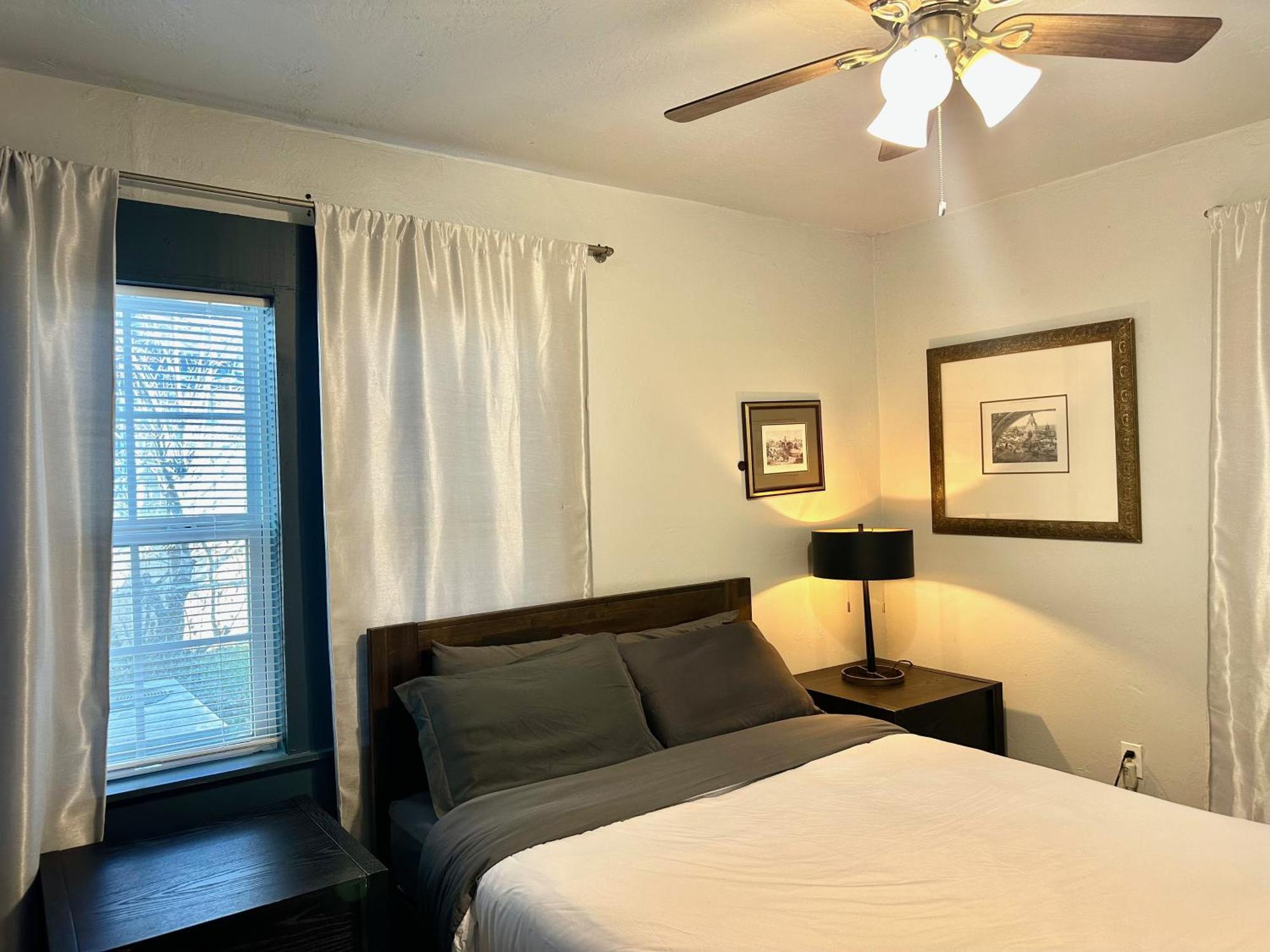 Cozy Winter Getaway With Garden 20-A Villa Oklahoma City Exterior photo
